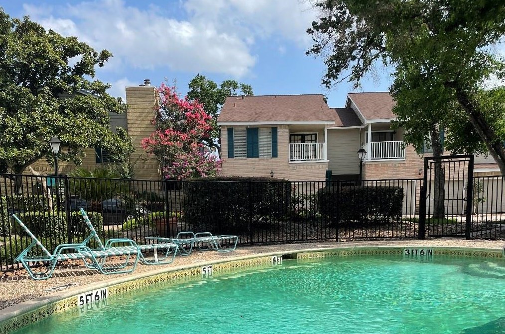 2220 Bering Dr Apt 26, Houston, TX 77057