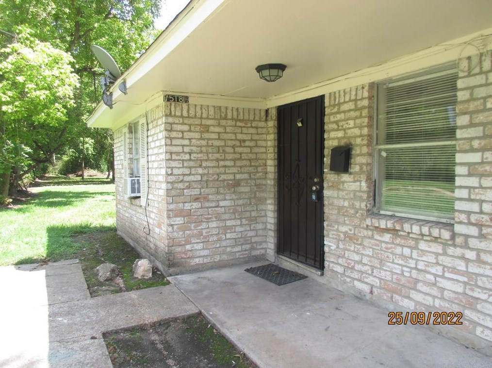 7518 1/2 Lockwood Dr, Houston, TX 77016