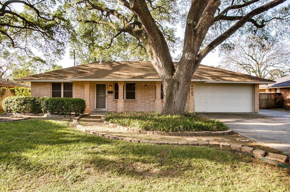 9007 Greiner Dr, Houston, TX 77080-3008