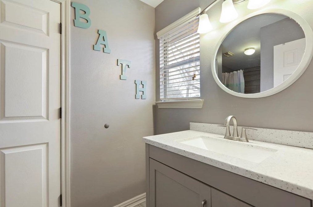 4929 Ricky St, Houston TX  77033-4303 exterior