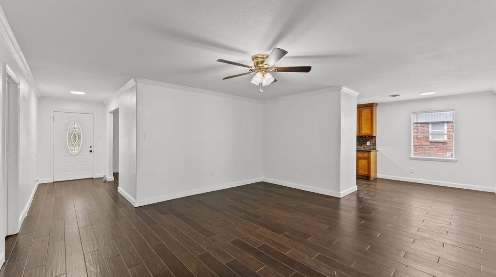 9019 Dunlap St, Houston TX  77074-7623 exterior