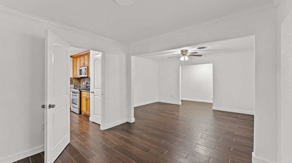 9019 Dunlap St, Houston, TX 77074