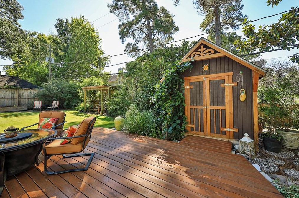 311 33 St, Houston TX  77022-5045 exterior