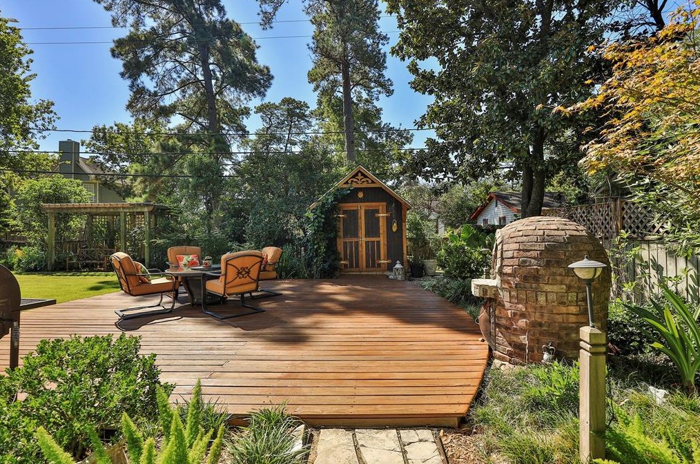 311 33 St, Houston TX  77022-5045 exterior