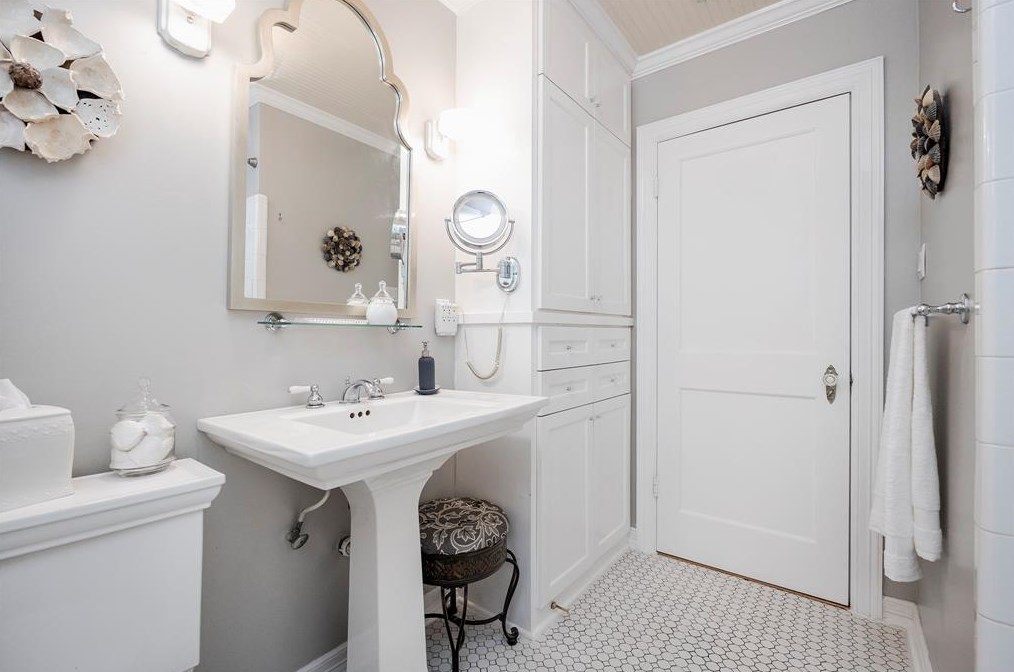 311 33 St, Houston TX  77022-5045 exterior