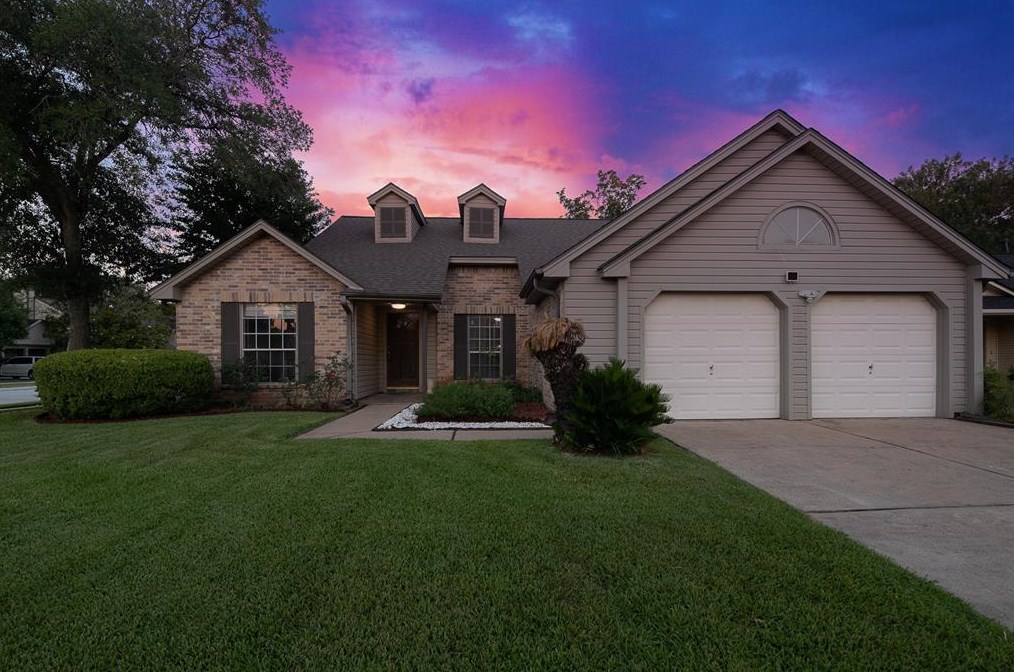 3103 Lazy Brook Dr, Sugar Land, TX 77479