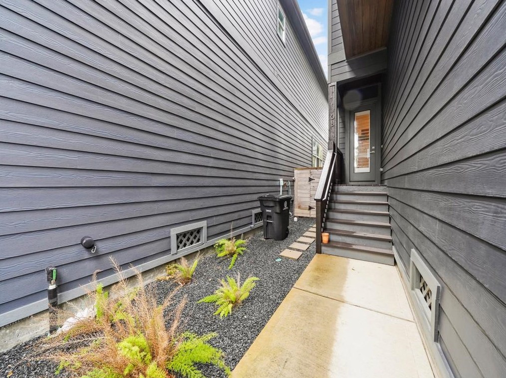 1081 17th St, Houston TX  77008-3437 exterior