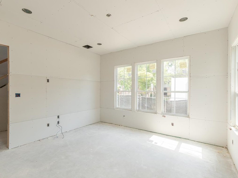 1525 Castle Ct, Houston TX  77006-5707 exterior
