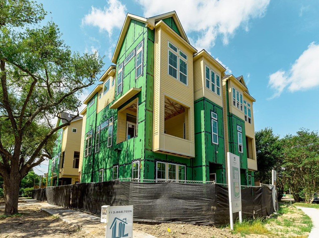 1525 Castle Ct, Houston TX  77006-5707 exterior