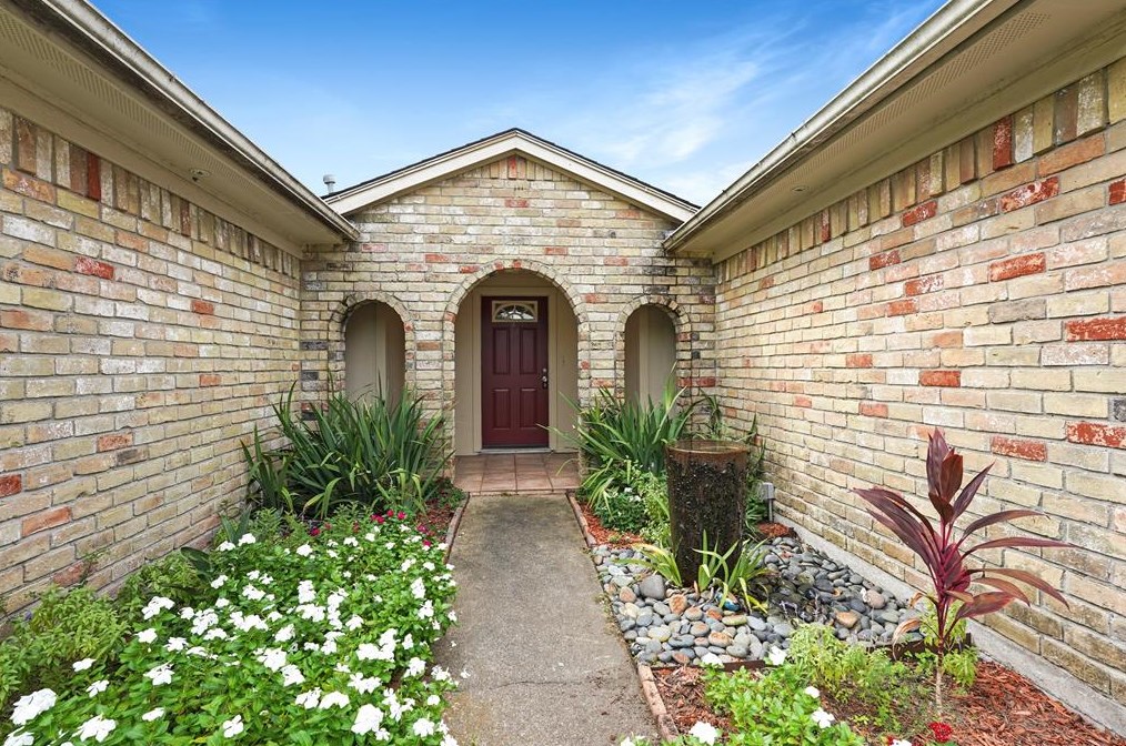 1209 Lillie St, Deer Park, TX 77536