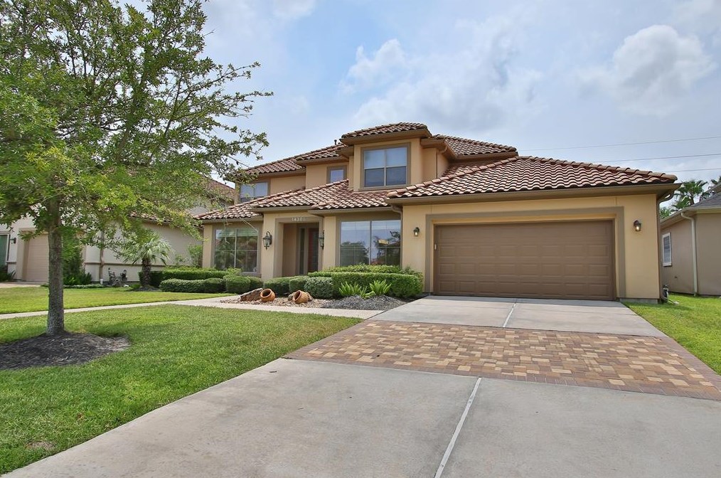 14303 Shadow Garden Ln, Houston, TX 77077