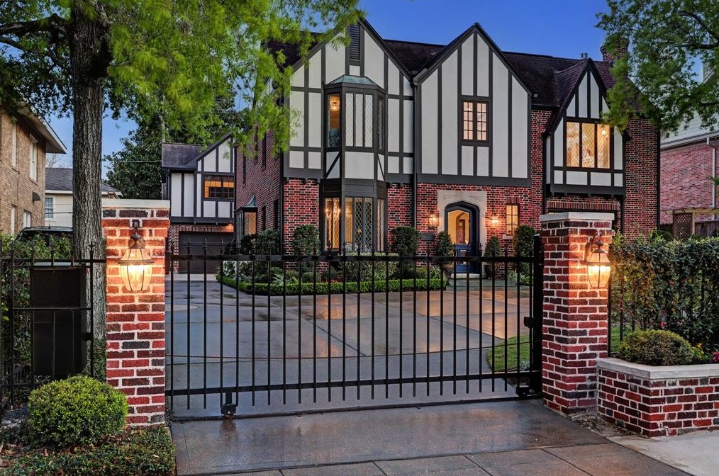 2433 Inwood Dr, Houston TX  77019-3311 exterior