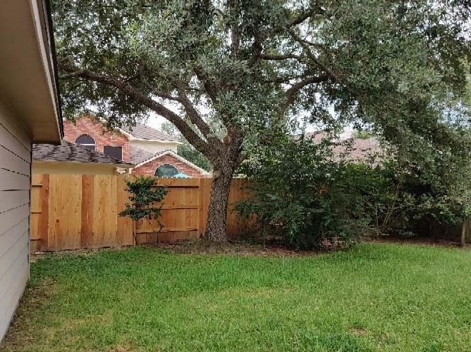 215 Heathbrook Ln, Houston, TX 77094