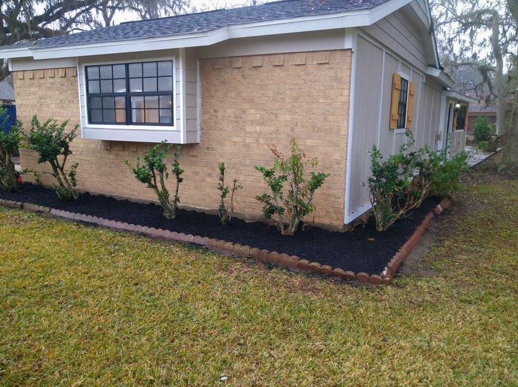 167 Freeman Blvd, West Columbia, TX 77486
