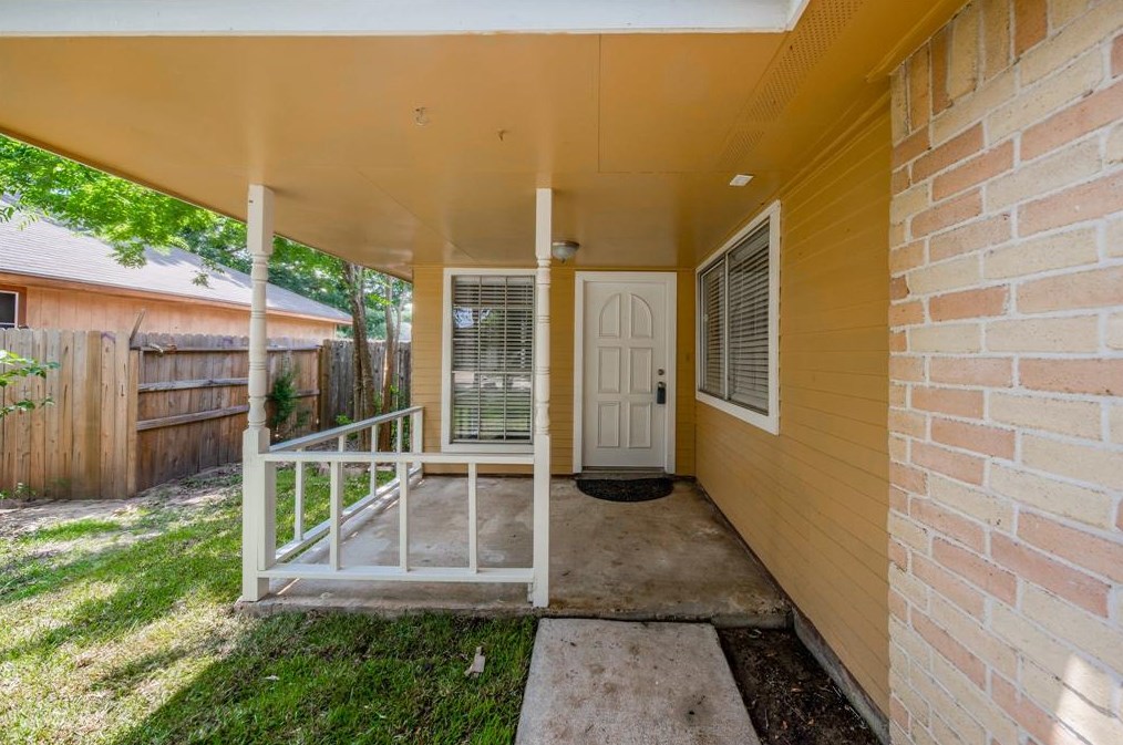 14139 Clear Forest Dr, Sugar Land TX  77498-1768 exterior