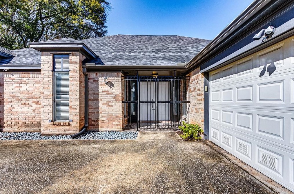 2234 Woodland Park Dr, Houston, TX 77077