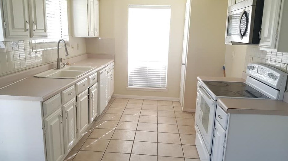 10423 Tenneco Dr, Houston, TX 77099