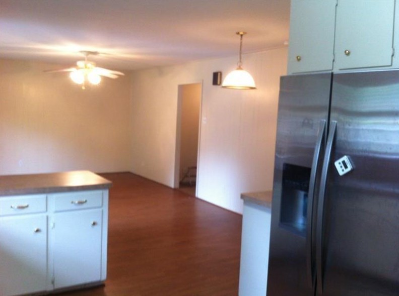 9774 Oak Point Dr, Houston, TX 77055