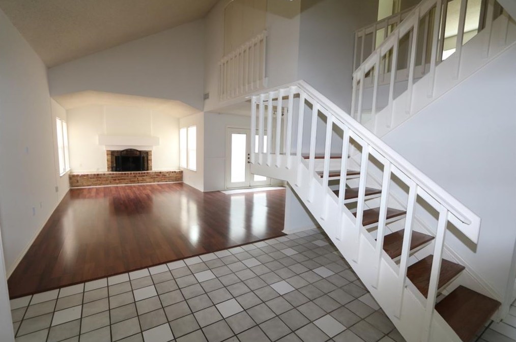 19711 Lake Hollow Ln, Houston, TX 77084