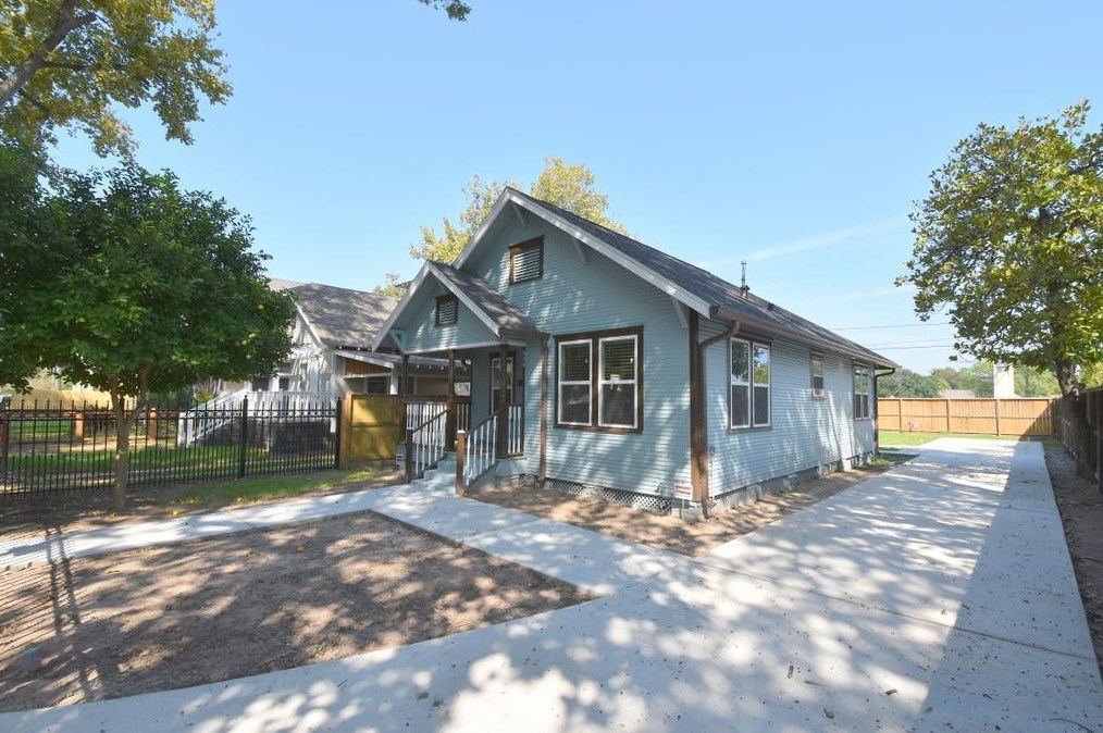 809 E 29th St, Houston, TX 77009