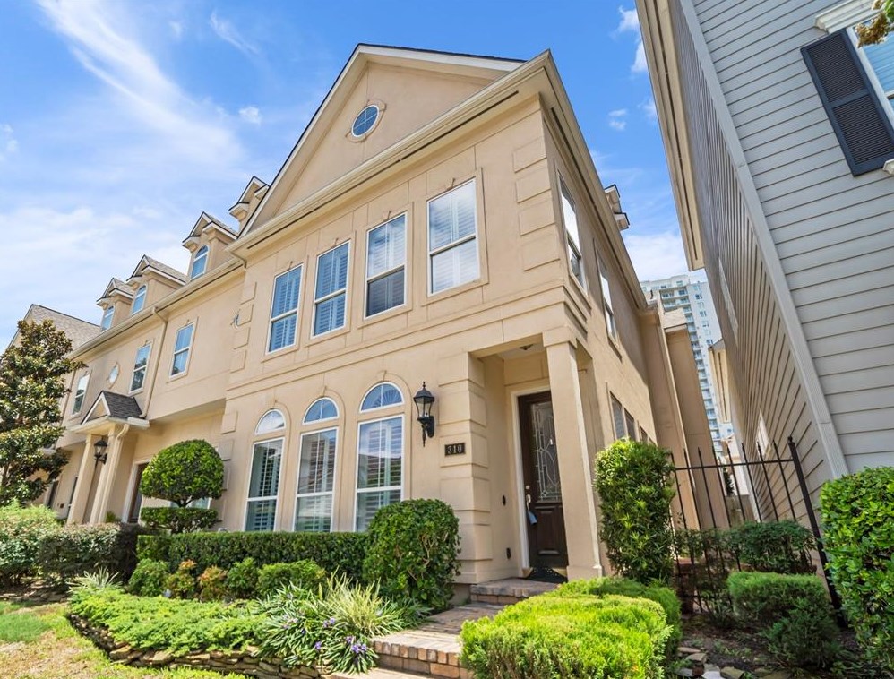 310 Grand View Ter, Houston, TX 77007-8346