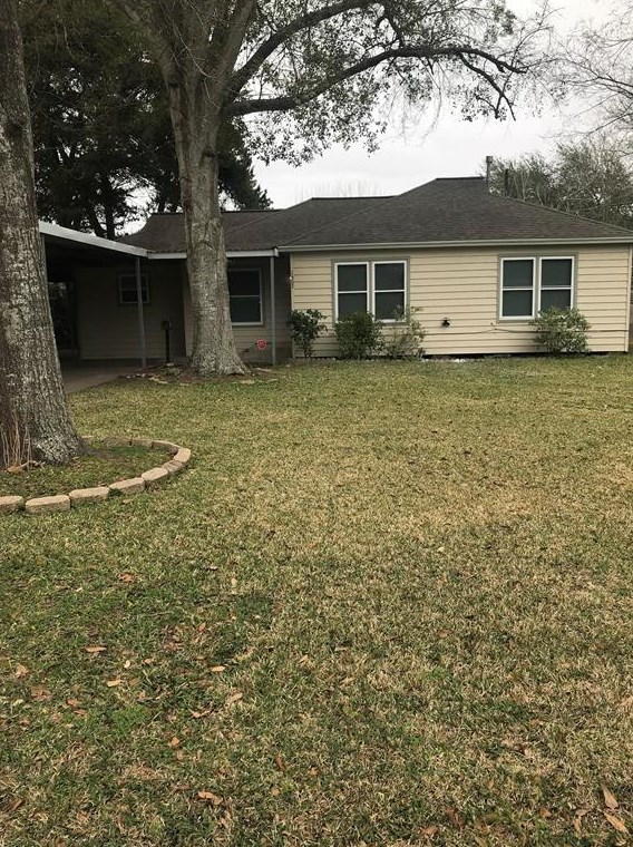1302 Fayle St, Baytown TX  77520-5709 exterior
