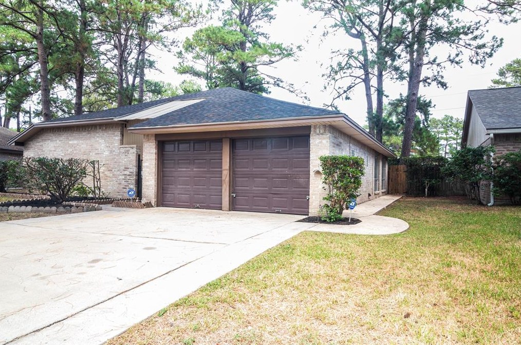 4522 Aspen Brook Ln, Spring TX  77388-3903 exterior