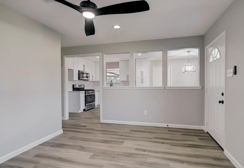 6830 Heath St, Houston, TX 77016-2125