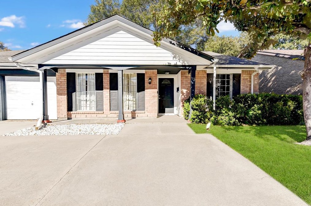 6026 W Bellfort St, Houston, TX 77033