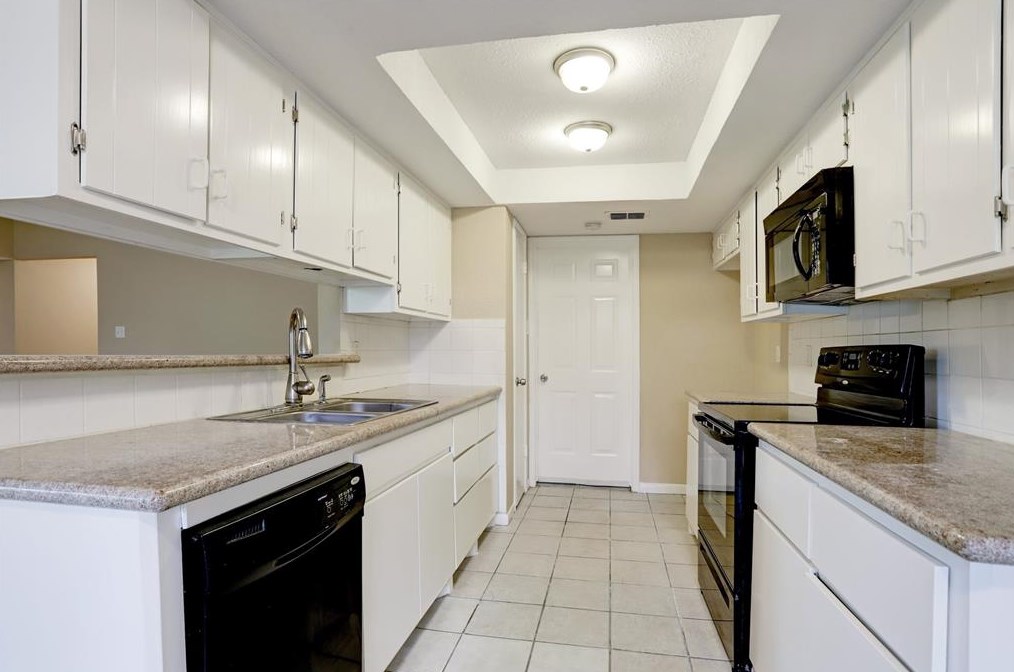 19334 Wood Village Ln, Houston, TX 77084-4854