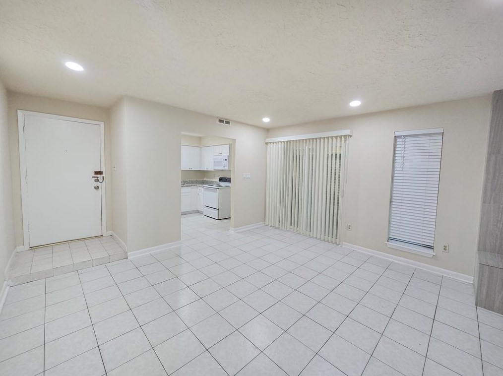 13115 High Star Dr, Houston TX  77072-1047 exterior