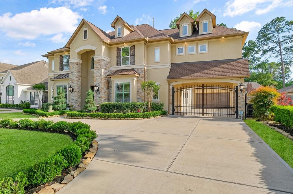 11913 Barryknoll Ln, Houston, TX 77024-4301
