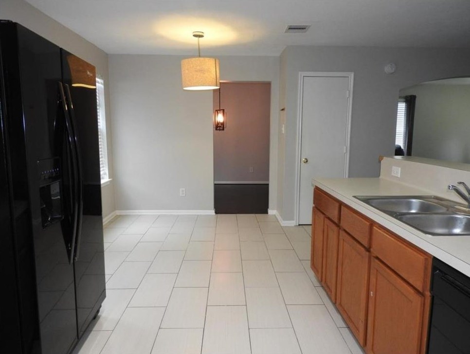 8835 Wald Rd, Houston TX  77034-3600 exterior