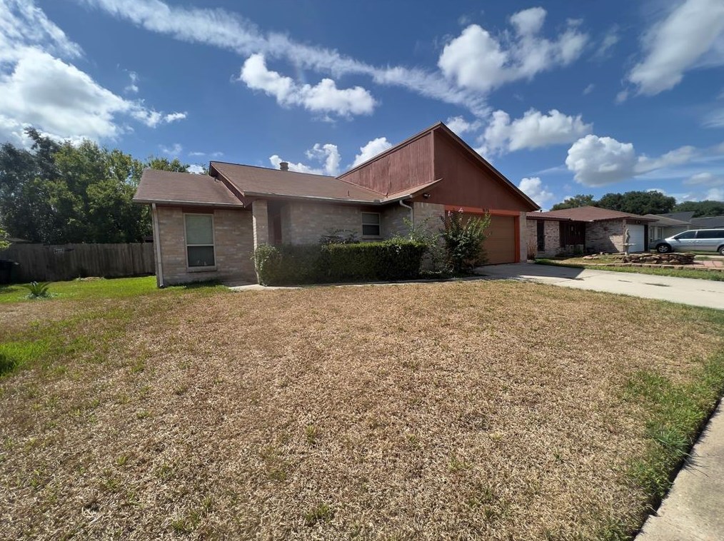 9526 Misty Bridge St, Houston, TX 77075