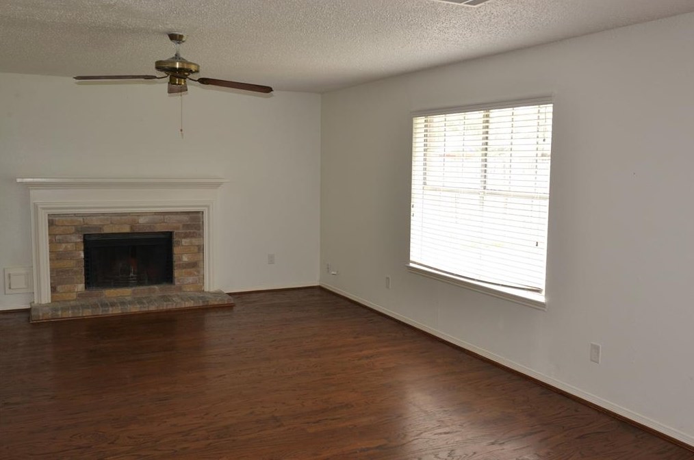 3327 Oak Branch Ln, Sugar Land, TX 77479