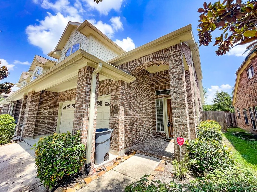 10940 Chazenwood Dr, Houston, TX 77064-4639