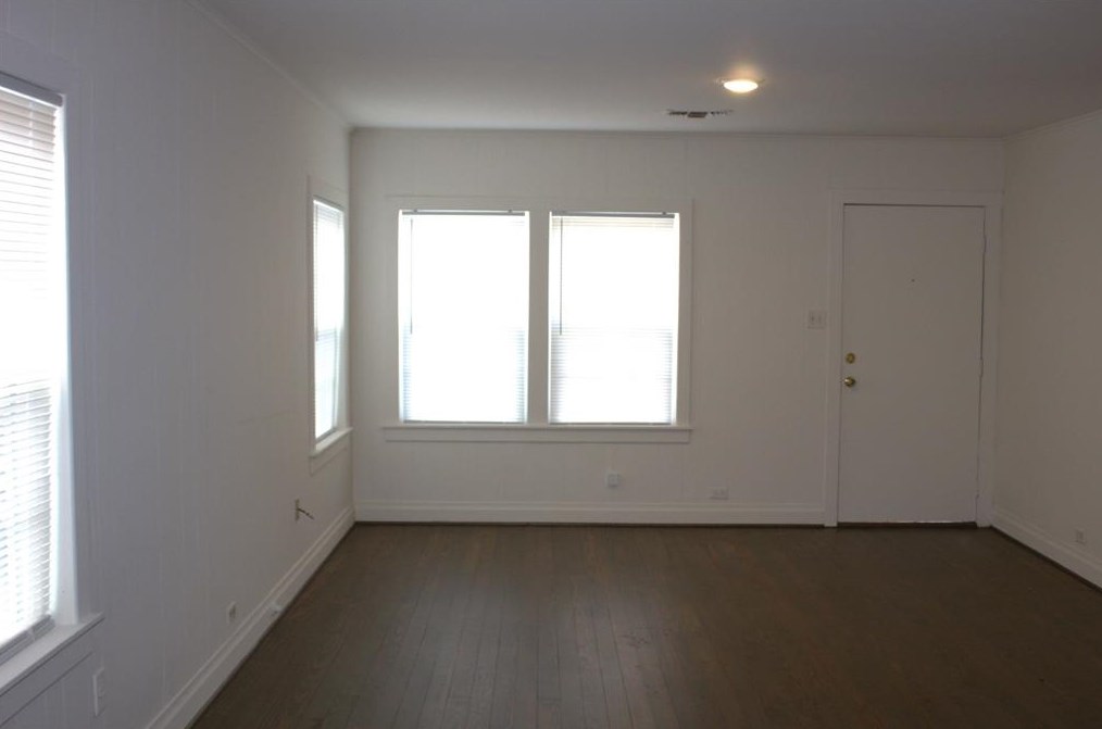 1106 S Jackson St, Brenham, TX 77833
