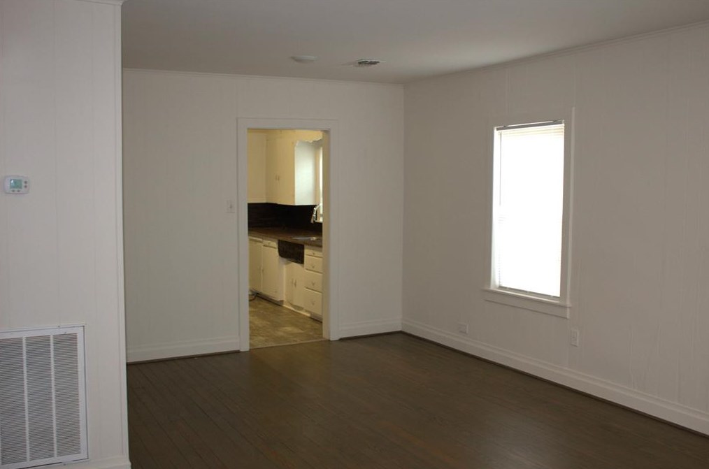 1106 Jackson St, Brenham TX  77833-4530 exterior