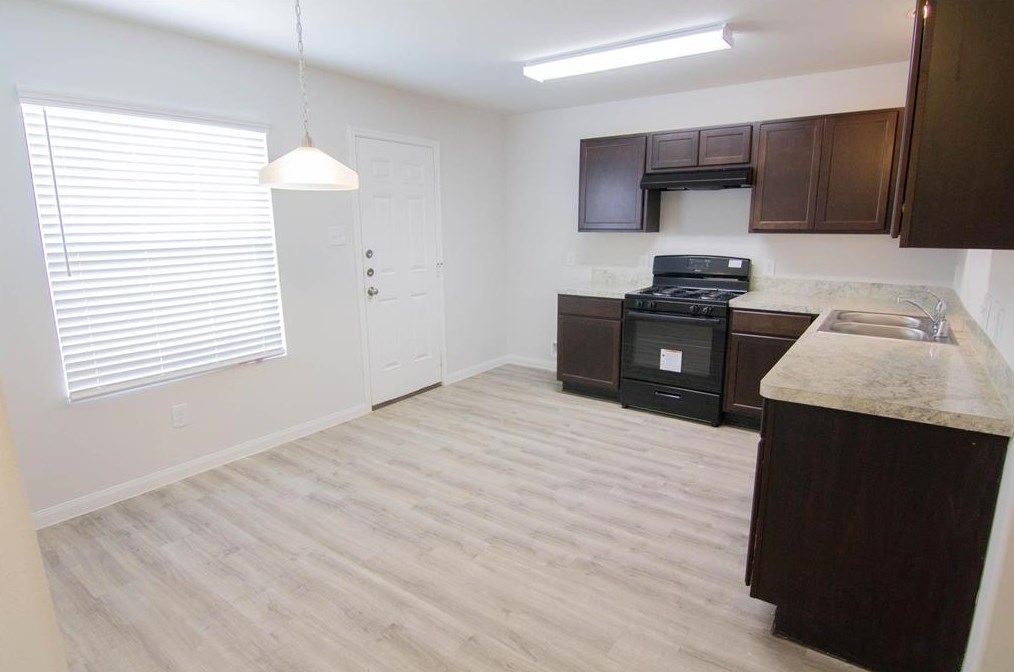 5534 Plantation Forest Dr, Katy TX  77449-1558 exterior