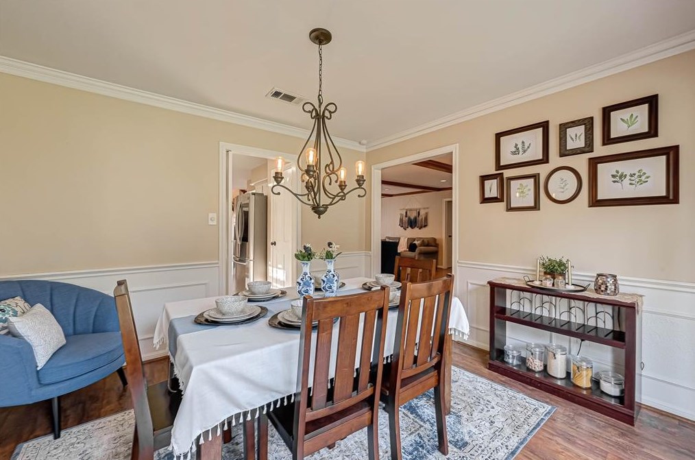 5614 Spanish Oak Dr, Houston TX  77066-2442 exterior