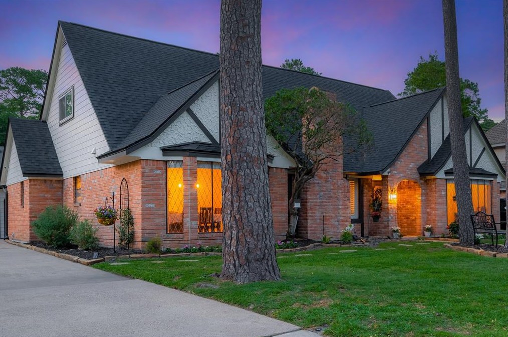 5614 Spanish Oak Dr, Houston, TX 77066-2443