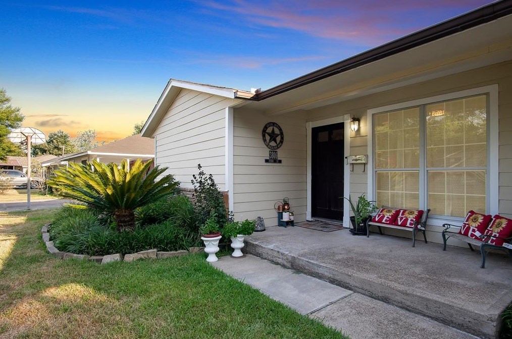 3806 Fern St, Pasadena TX  77503-1516 exterior