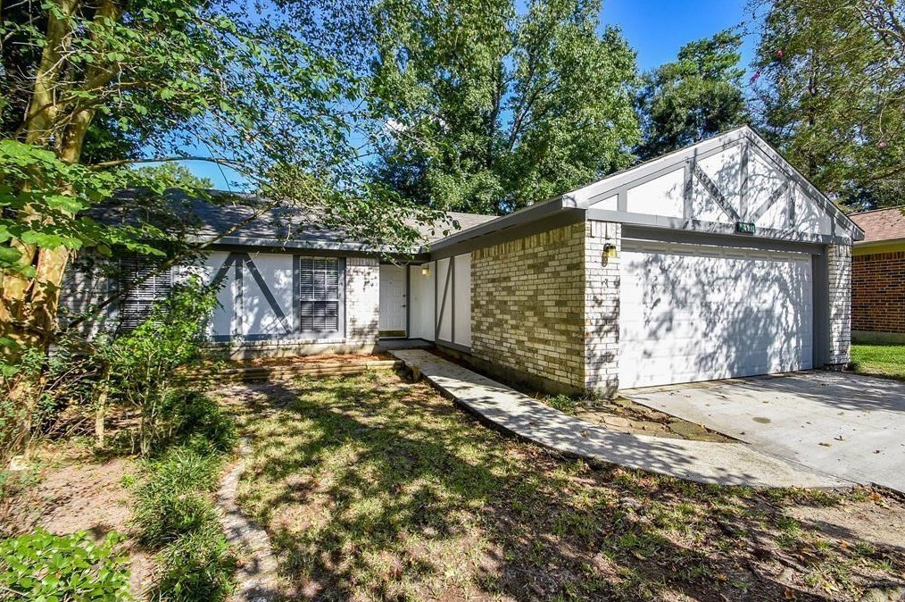 19 Wavy Oak Cir, Spring, TX 77381-2847