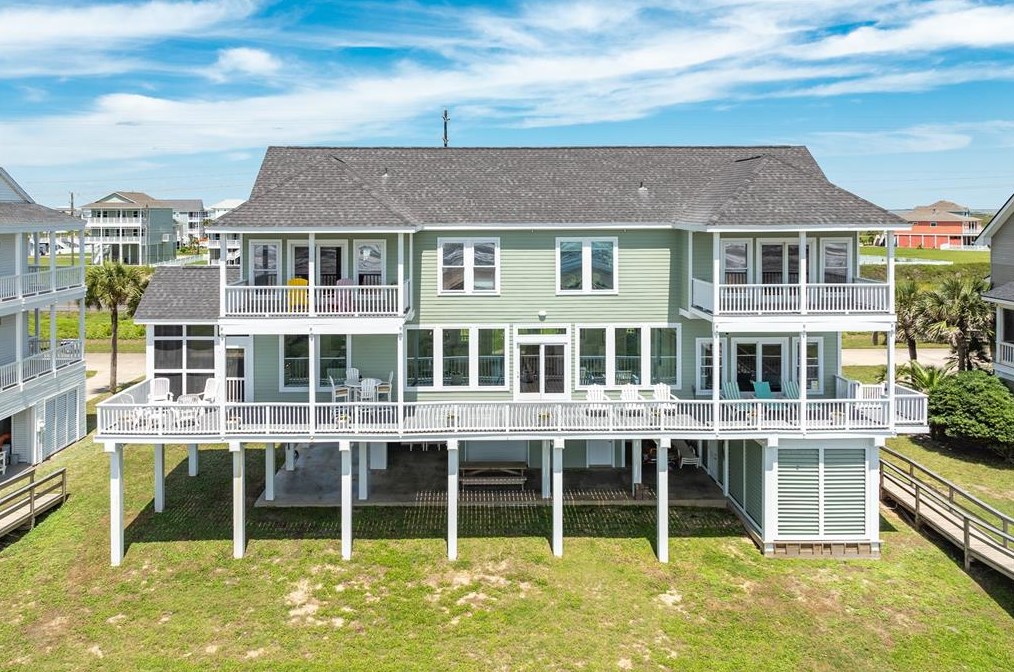 20619 Sand Hill Dr, Galveston, TX 77554-8844