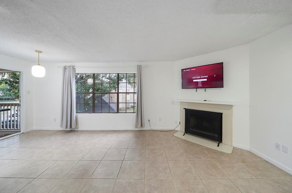 2750 Holly Hall St Apt 208, Houston, TX 77054