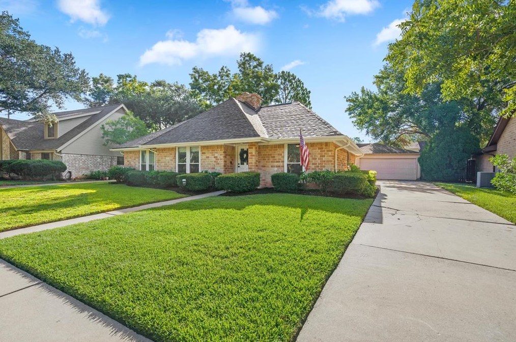 2711 Cane Field Dr, Sugar Land, TX 77479