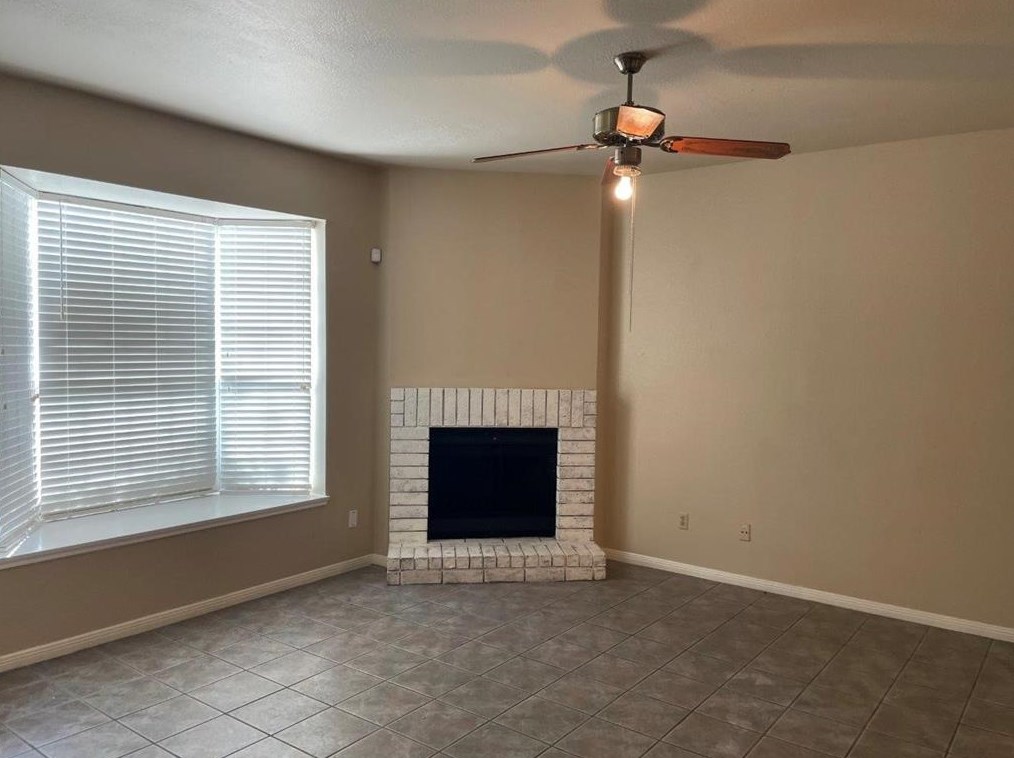 8310 Wild Rose St Apt 3c, Houston, TX