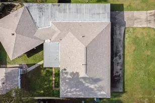 3705 Tompkins Dr, Baytown, TX 77521 - Photo 4