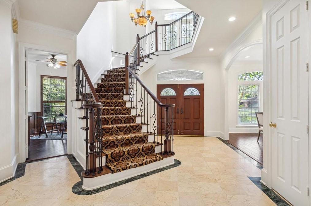 4906 Maple St, Bellaire, TX 77401