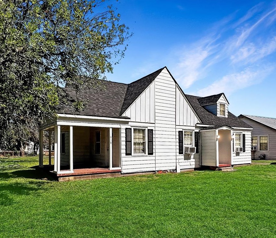 618 N Avenue A, Jones Creek, TX 77541